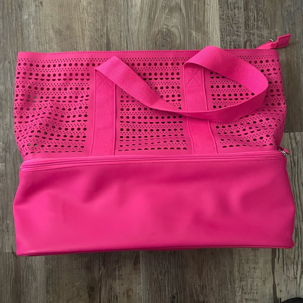 No Boundaries Zip Bottom Beach Tote Handbag Pink